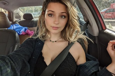 reine de pique onlyfans haut de gamme images