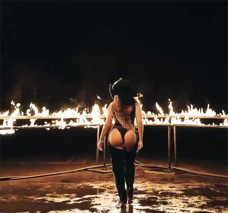 mariée onlyfans magnifique parfait image