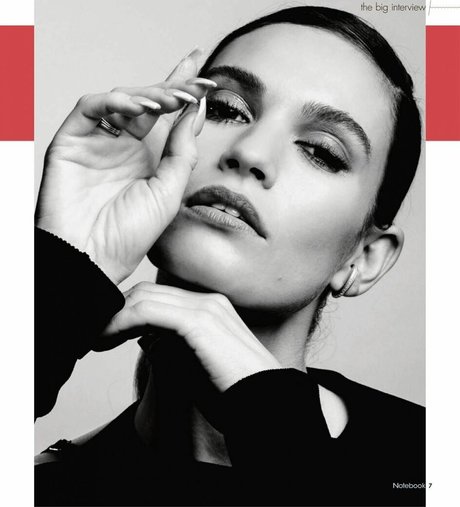 Lily James modèle artistique img