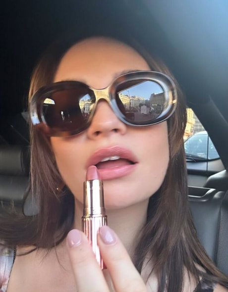 Lily James actrice chaude collection