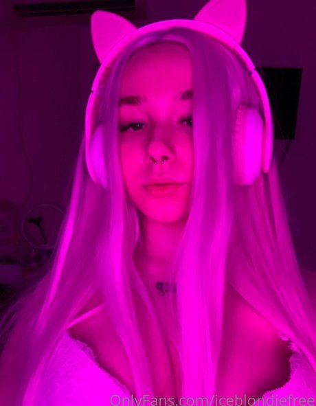 cosplayfoxyuzumaki actrice sexy des photos