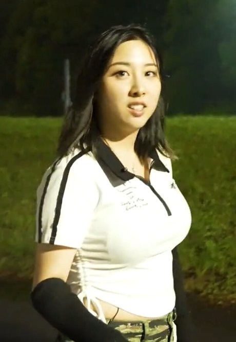 éjacule sur la langue onlyfans adulte en haute qualité photos