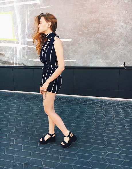 fans asiatiques de findom uniquement top jolie photo