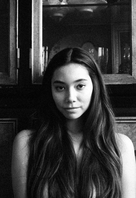 Desiree Flores modèle exclusif photo