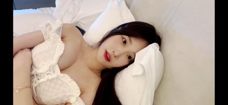 woohankyung étoile adulte des photos