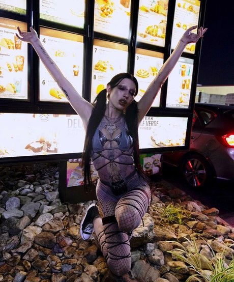 DeathbyRomy joli modèle galerie