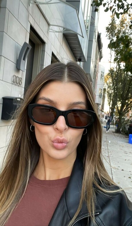 brunette onlyfans des nus sympas images