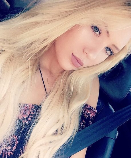 Nikkita Lyons actrice érotique galerie