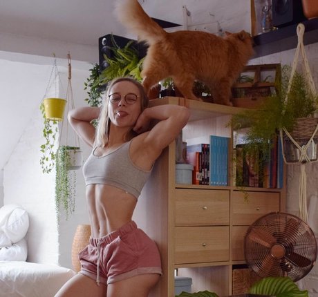 Aline Dessine sexe star images