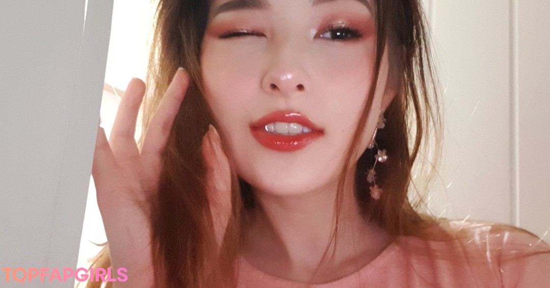 fille courbée dà côté onlyfans haute qualité meilleur photos