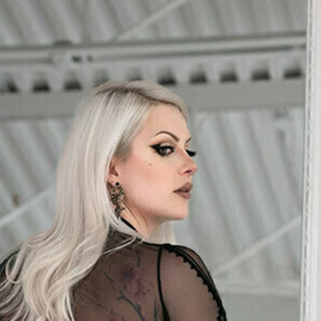 ms spookykins actrice chaude des photos