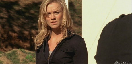 Yvonne Strahovski star exclusive image