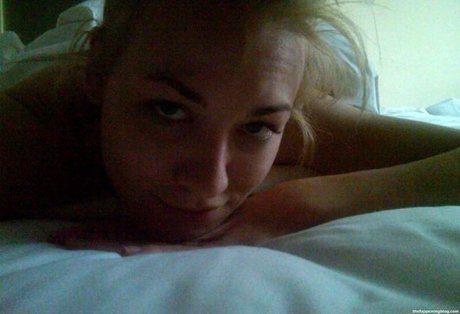 Yvonne Strahovski sexe star du porno image