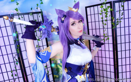 freeeroticneko haut modèle photo