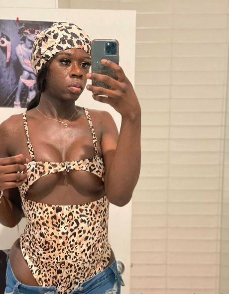 glamazonchanelr actrice sexy photo