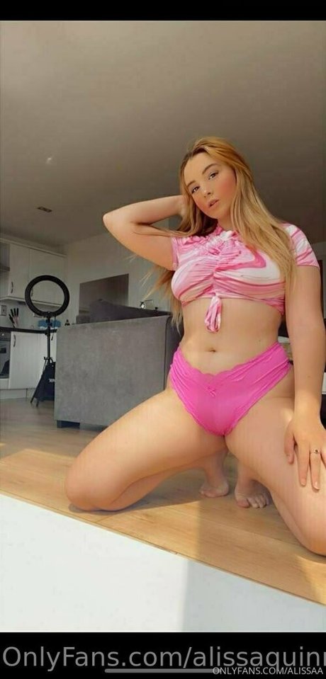 gros seins branlette espagnole onlyfans haute qualité image