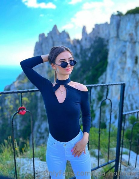 anime babe onlyfans haut image