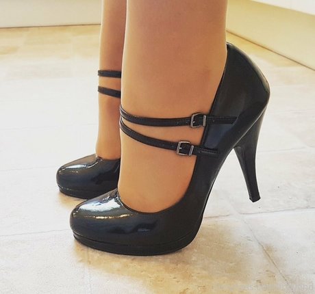 enceintes soumises onlyfans chaud et sexy images