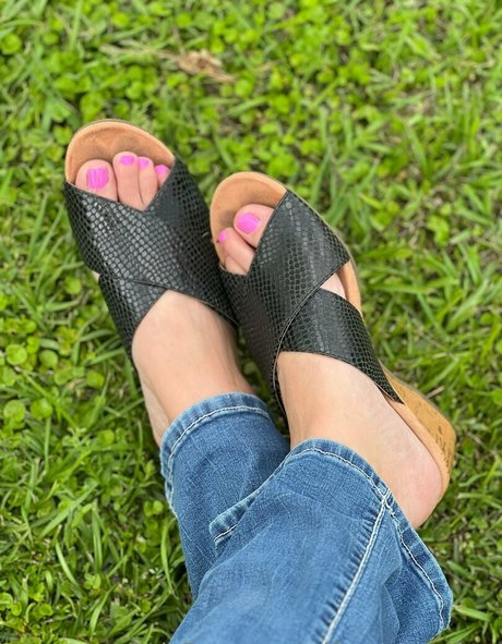 wifeyassandfeet modèle érotique collection