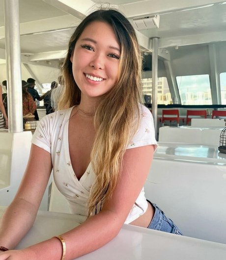 ExtraEmily xxx star du porno galeries