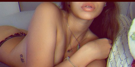 blonde en forme onlyfans top magnifique img