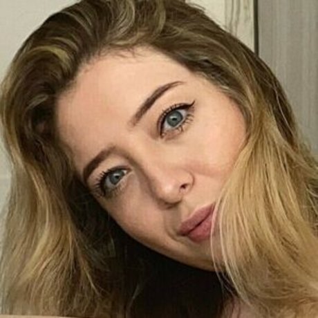 visage onlyfans chaud en haute qualité images