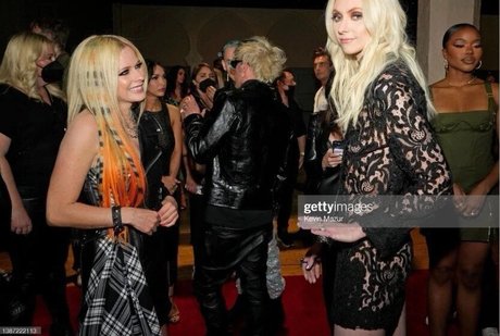 Taylor Momsen star du porno érotique photo