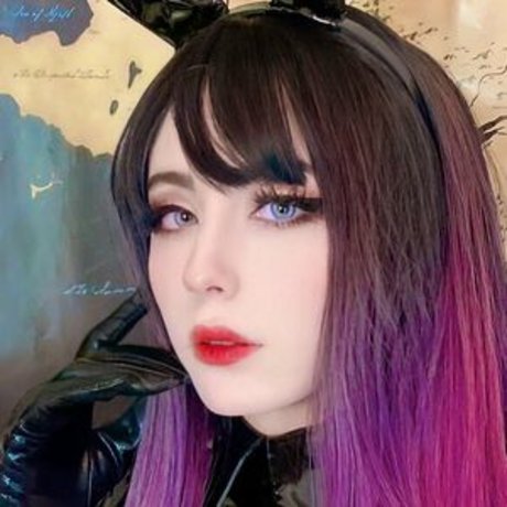 Shiro Blossoms actrice chaude image