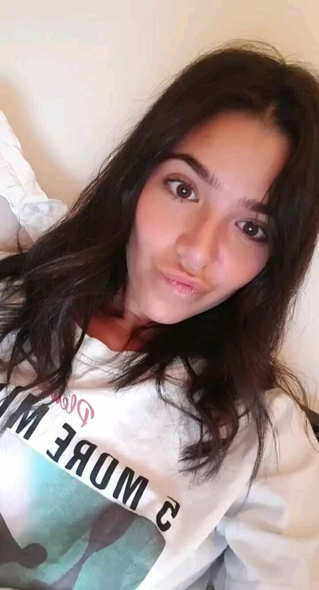 ASMR Glow belle actrice galeries