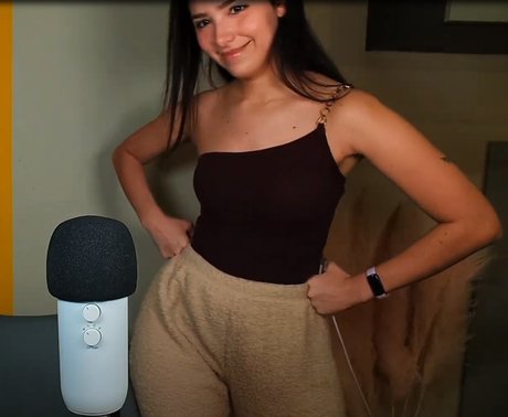 pom-pom girl nue onlyfans jolie adulte photos