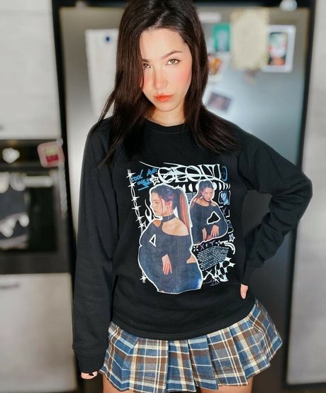 ASMR Glow actrice libre des photos