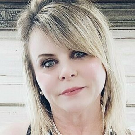 énorme gode onlyfans haut por des photos