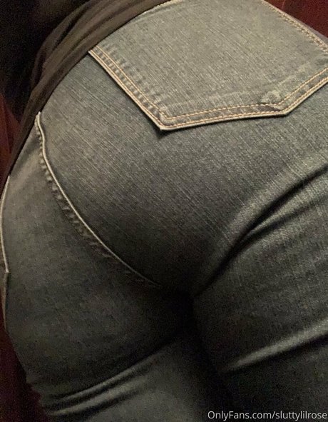 sluttylilrose actrice nue image