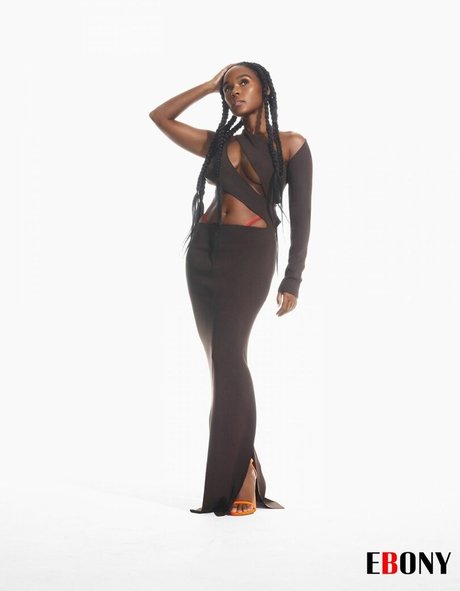 pom-pom girl nue onlyfans art supérieur archive