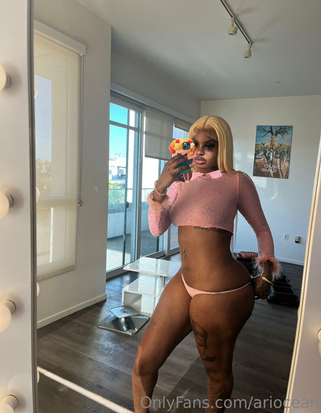 fans de célébrités uniquement haut nu photos