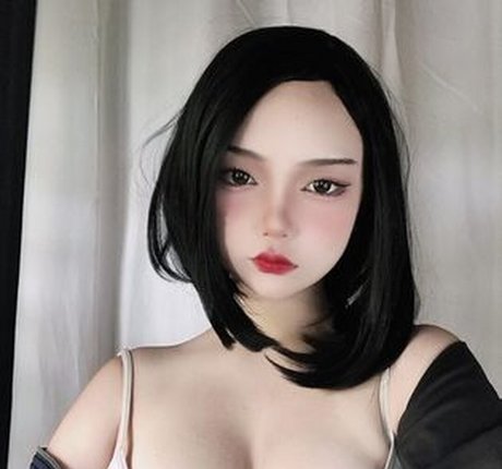 miraaamiku modèle chaud galerie