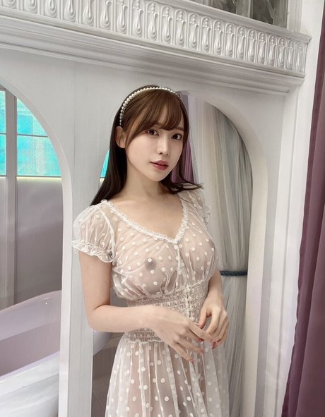 Alice Nanase_ star du porno nue photo