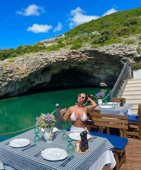 Bojana Stevanovic modèle sympa images