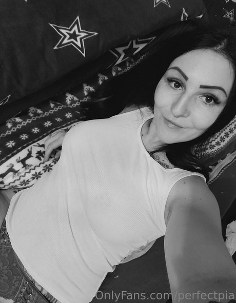 cheeky charlotte star érotique des photos