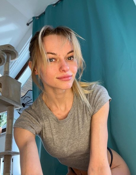 JasminaKlum actrice de nus photos