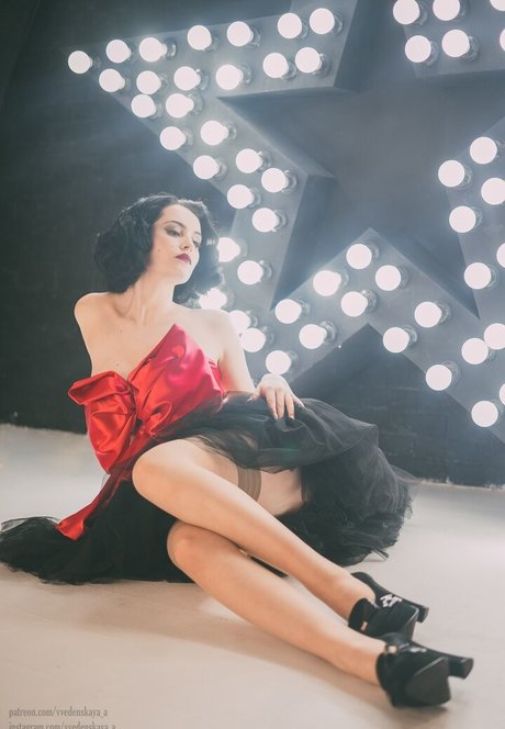 Anastasia Vvedenskaya star du porno érotique des photos