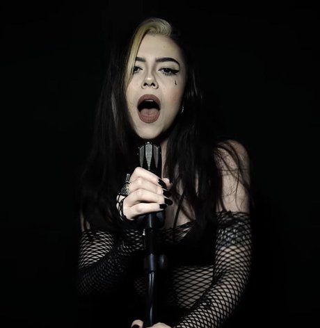 Violet Orlandi actrice parfaite des photos