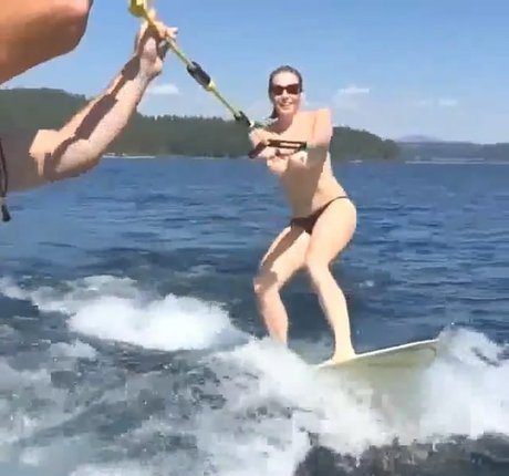 Chelsea Handler star du porno belle collection