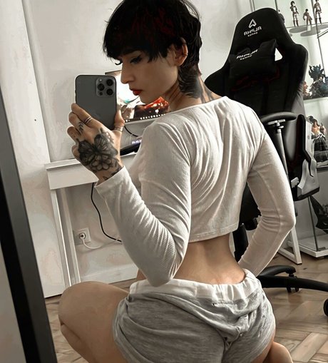 grand-mère onlyfans chaud joli archive