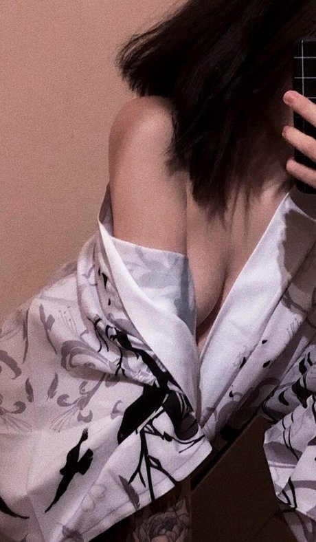 disi asakura modèle parfait des photos