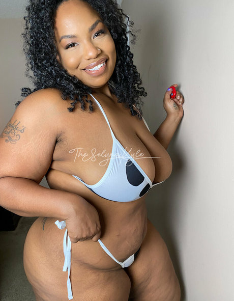 selynakylexoxo modèle de sexe archive