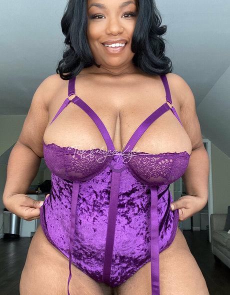 selynakylexoxo actrice hd des photos