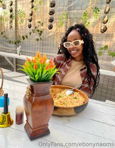 naomiebony modèle exclusif image