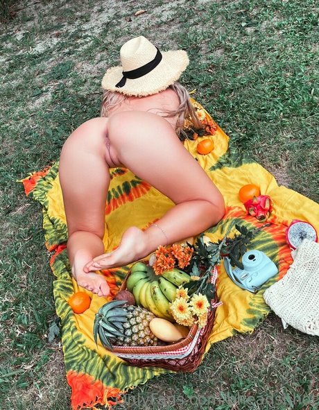 baisers lesbiens onlyfans érotique de haute qualité image