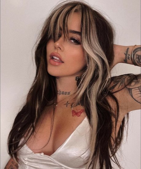 reine de pique onlyfans top jolie des photos